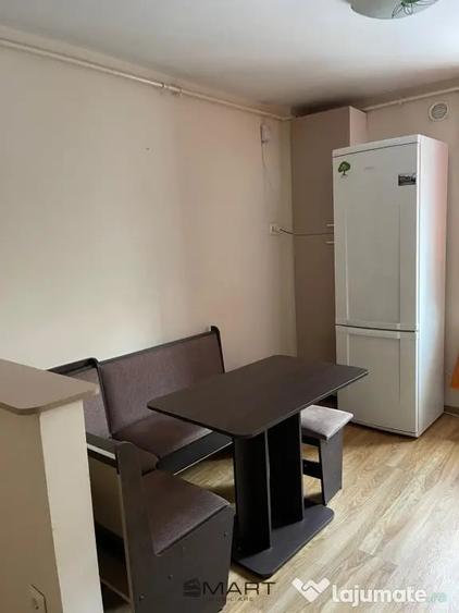 Apartament cu 2 camere decomandat în Tractorul