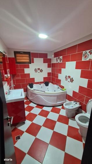 Casă cu 4 camere în Mănicești