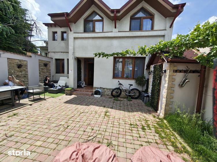 Casă cu 4 camere cu Teren 130 Mp în Băneasa