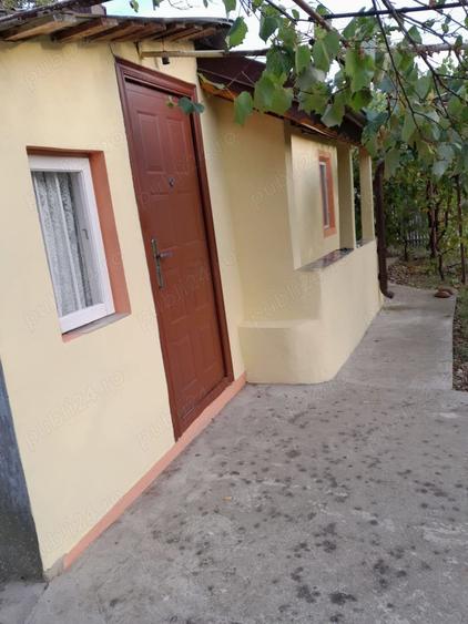 Casă cu 2 camere în Bălteni