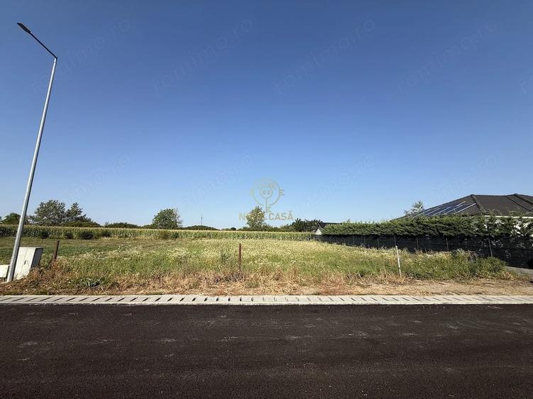 Teren de 700 mp, în Mărtinești
