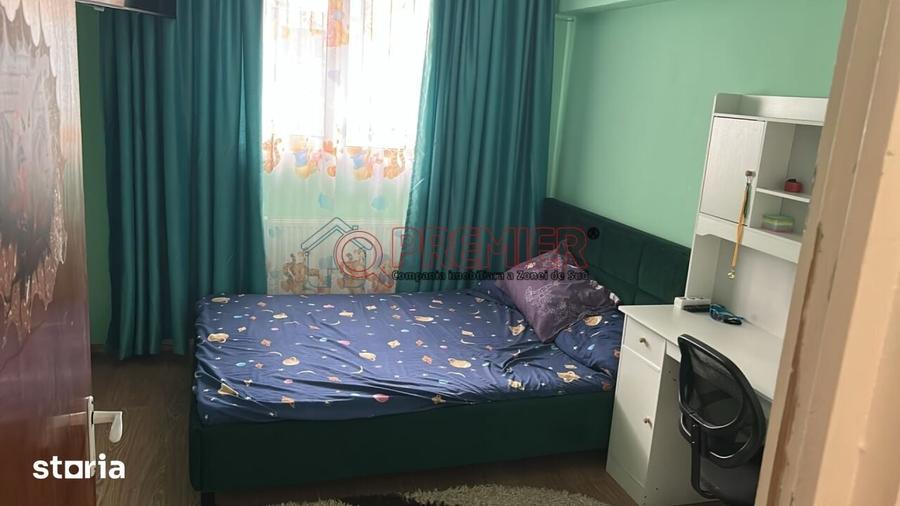 Apartament cu 3 camere decomandat în Berceni