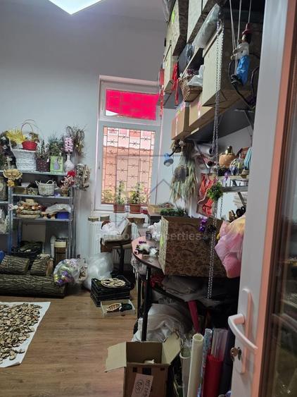 Apartament cu 4 camere decomandat, mobilat în Sebastian