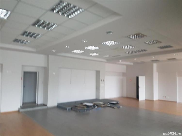 Spațiu comercial, de 530 mp, în Central