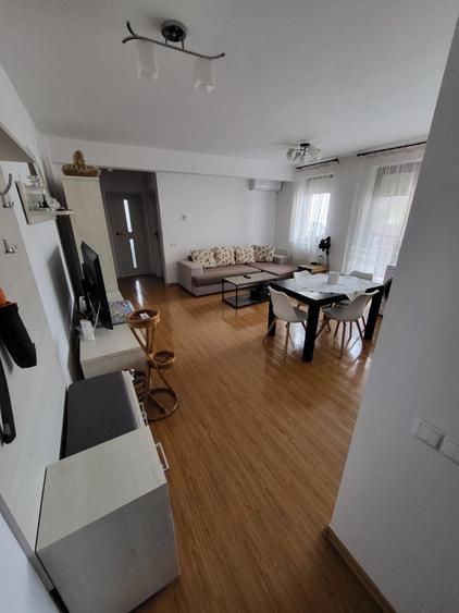 Apartament decomandat în Florești
