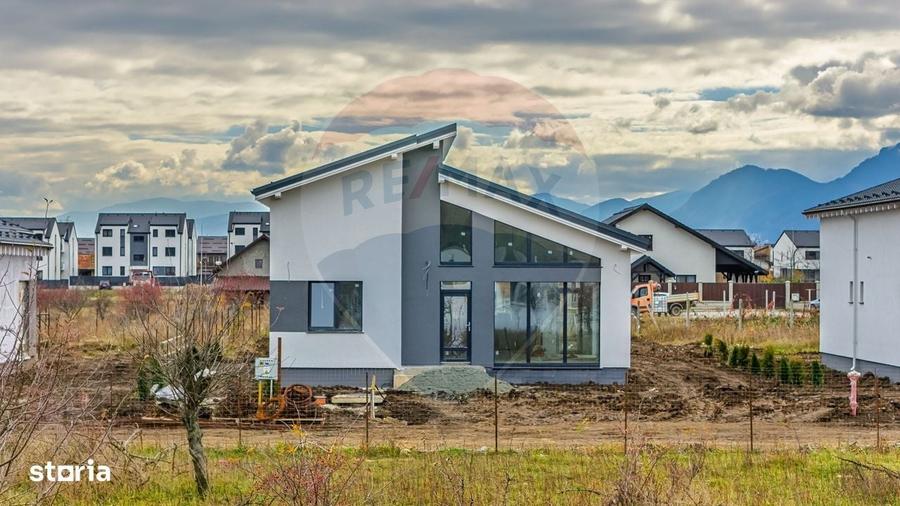 Casă cu 4 camere cu Teren 800 Mp în Sânpetru