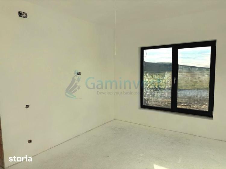 Casă cu 4 camere cu Teren 553 Mp în Sântandrei