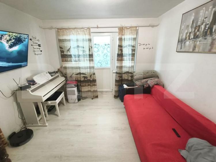 Apartament cu 3 camere decomandat, mobilat în Rovine