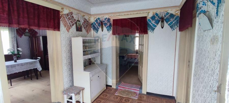Casă cu 3 camere cu Teren 1361 Mp în Gârdani