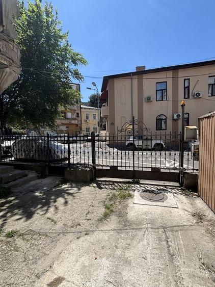 Apartament cu 2 camere, mobilat în Națiunile Unite