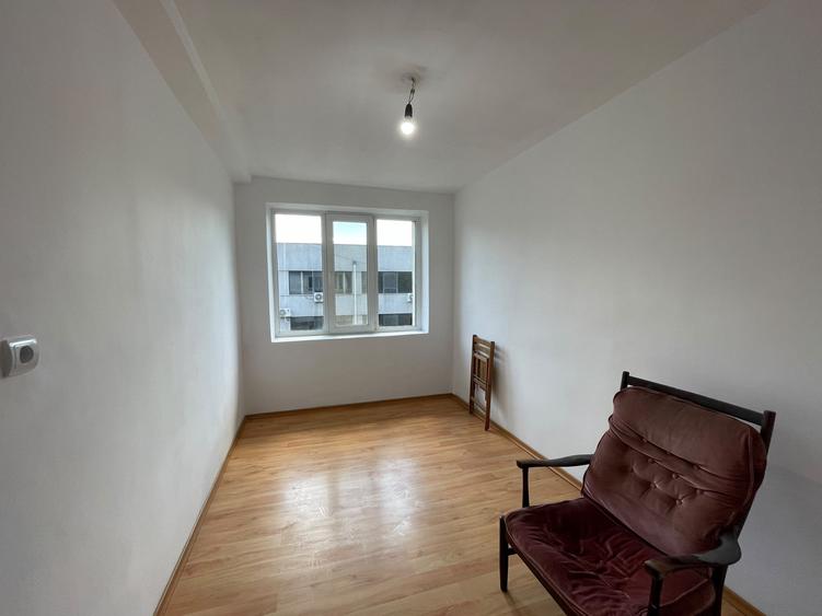Apartament cu 3 camere decomandat în Păcurari