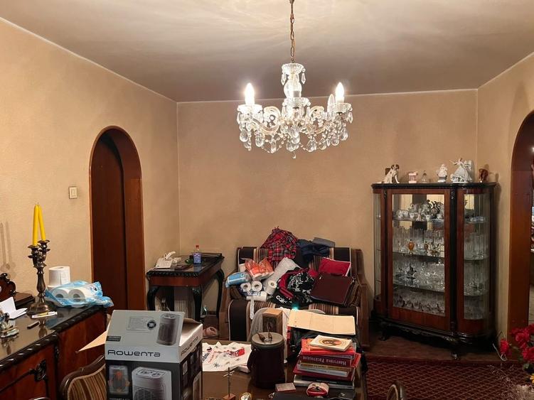 Apartament cu 3 camere decomandat în Tineretului