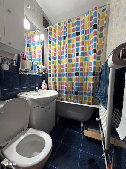 Apartament cu 3 camere semidecomandat în Gemenii