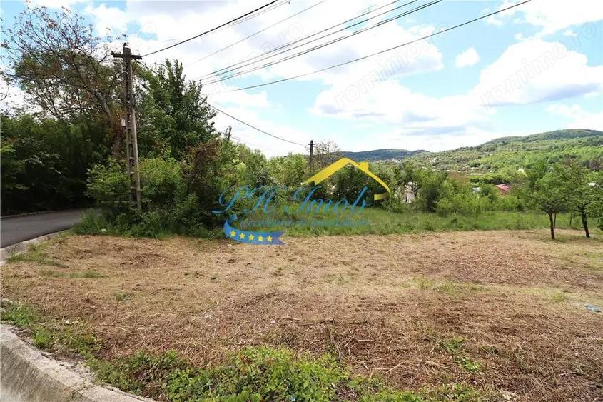 Teren de 500 mp, în Cornu