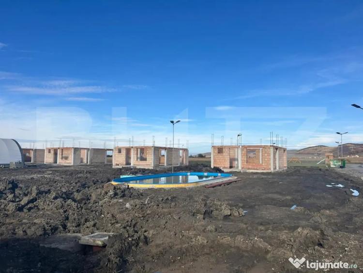Casă cu 4 camere cu Teren 700 Mp în Sângeorgiu de Mureș