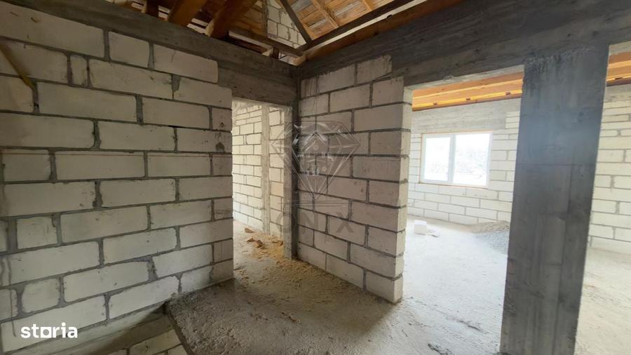 Casă cu 4 camere în Secăria