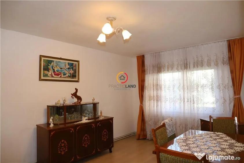 Apartament cu 3 camere decomandat în Central
