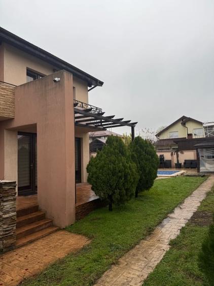 Casă individuală cu 5 camere cu Piscina în Cârcea