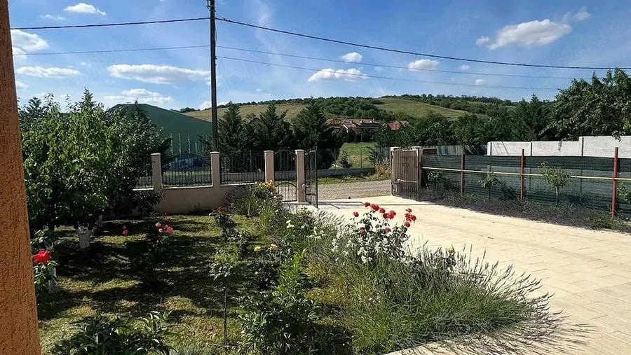 Casă cu Teren 880 Mp în Oncea