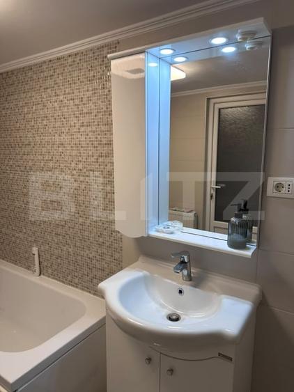 Casă individuală cu 5 camere cu Canalizare în Ultracentral