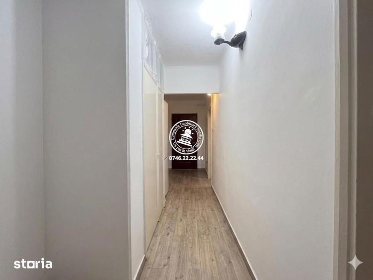 Apartament cu 3 camere decomandat în Nicolina