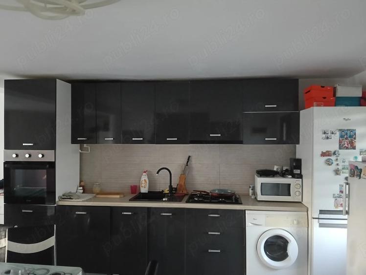 Casă cu Teren 1400 Mp în Luna