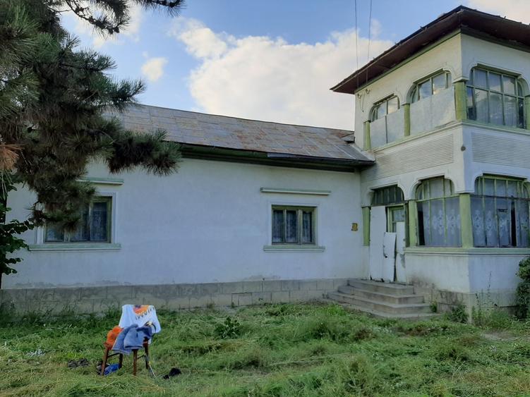 Casă cu 4 camere în Fâlfani
