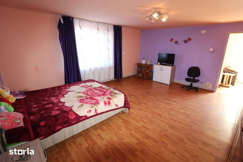 Casă cu 2 camere cu Teren 2261 Mp în Central
