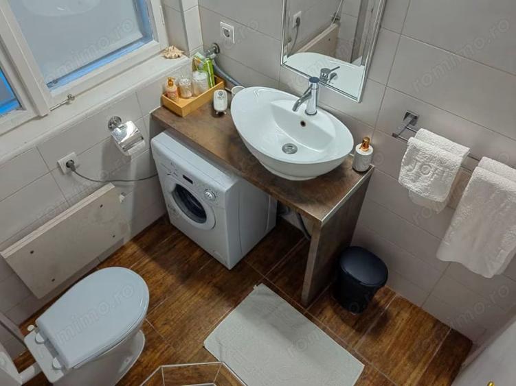 Apartament cu 2 camere decomandat în Victoriei