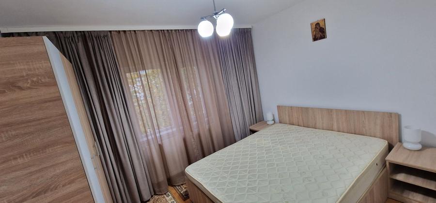 Apartament cu 3 camere decomandat în Central
