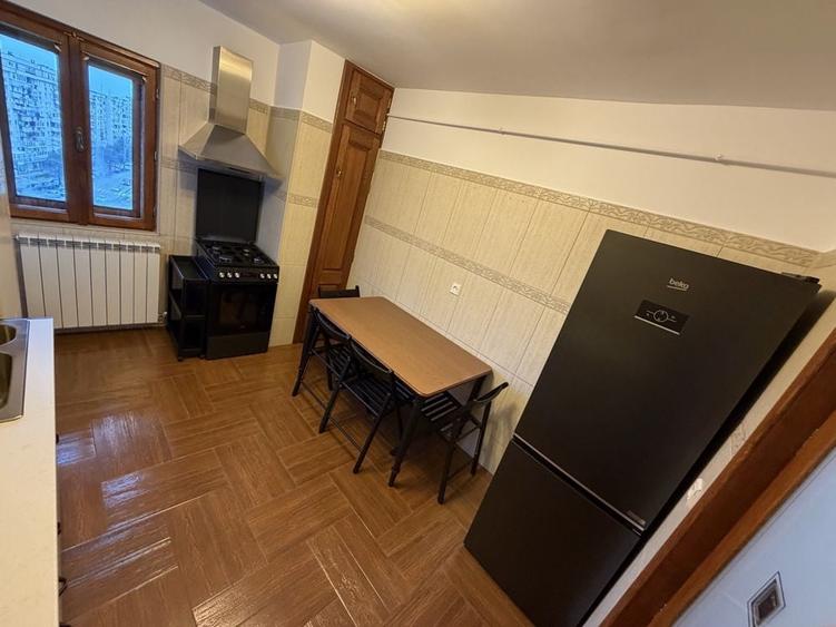 Apartament cu 2 camere decomandat în Republicii