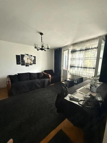 Apartament cu 3 camere decomandat în Tudor