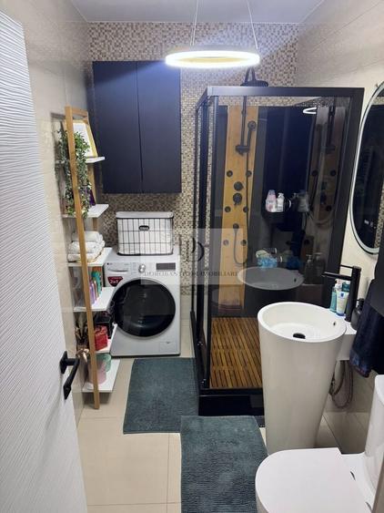 Apartament cu 3 camere semidecomandat, mobilat în Dâmbul Rotund