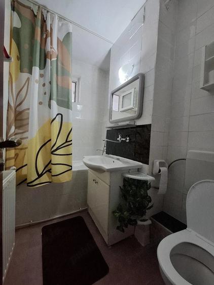 Apartament cu 2 camere semidecomandat în Hipodrom