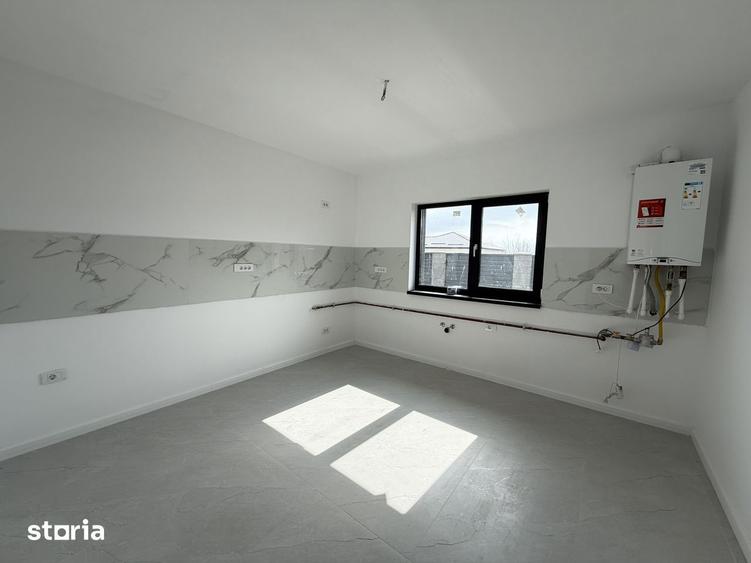 Casă cu 4 camere cu Teren 400 Mp în Clinceni
