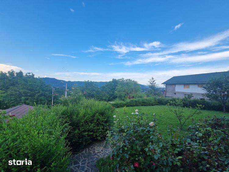 Oportunitate investi?ie la Breaza -cabana lemn +teren 980 mp - 2