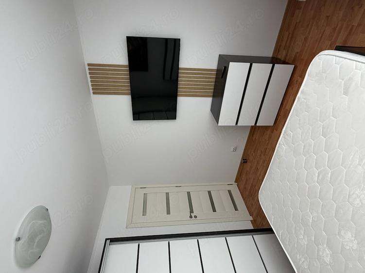 Apartament cu 3 camere decomandat în Exterior Vest