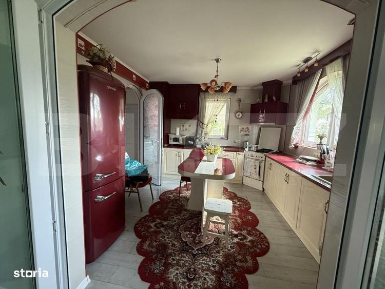 Casă cu 4 camere în Mărginenii de Sus
