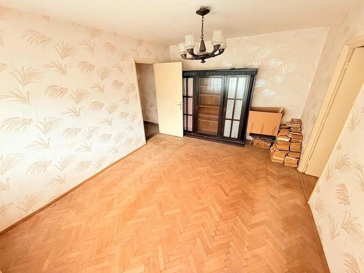 Apartament 3 camere, etaj 2/4, zona Cantemir - 1