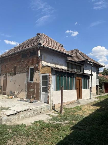Casă cu 3 camere în Central