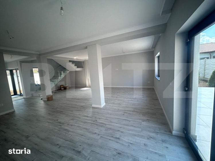 Casă cu 4 camere cu Teren 600 Mp în Șimnicu de Sus