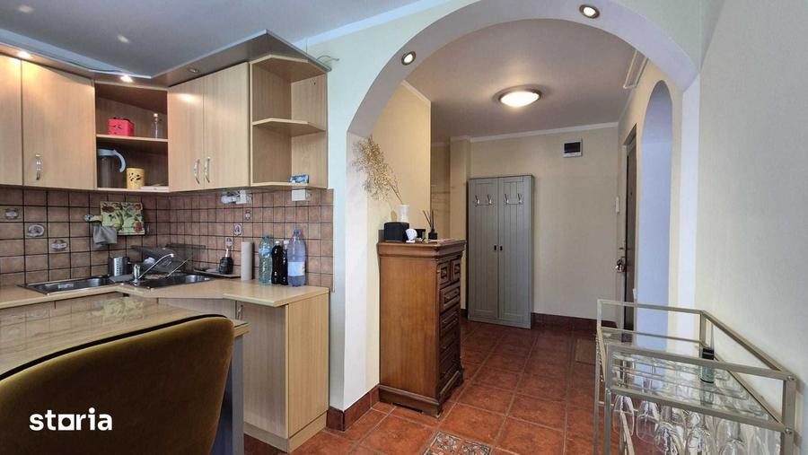 Apartament cu 3 camere decomandat în Tolstoi