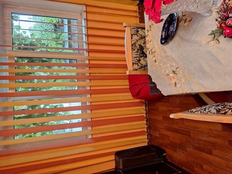 Apartament cu 3 camere decomandat în Roznov