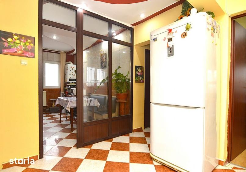 Apartament cu 4 camere decomandat, mobilat în Rahova