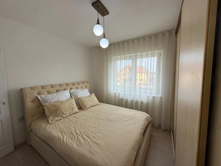 Apartament cu 3 camere semidecomandat în Central