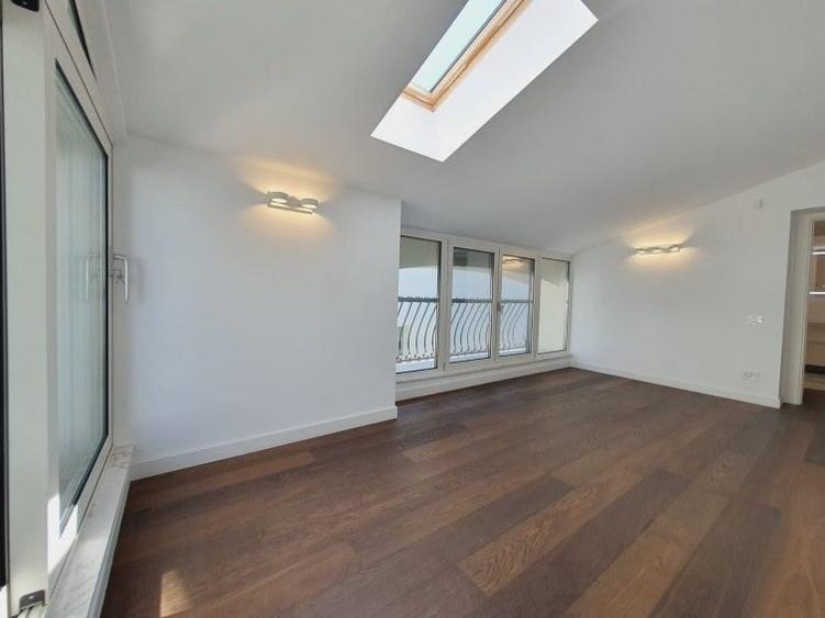 Casă cu 6 camere cu Teren 290 Mp în Nordului