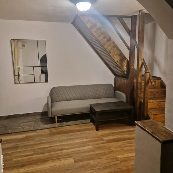 Apartament cu 2 camere semidecomandat în 1 Mai