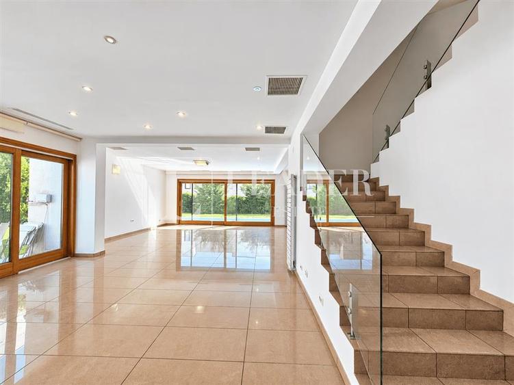 Casă individuală cu 5 camere cu Piscina în Pipera