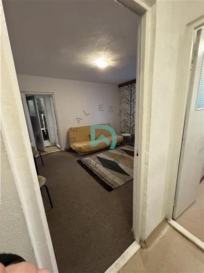 Apartament cu 2 camere semidecomandat, mobilat în Vlahuță