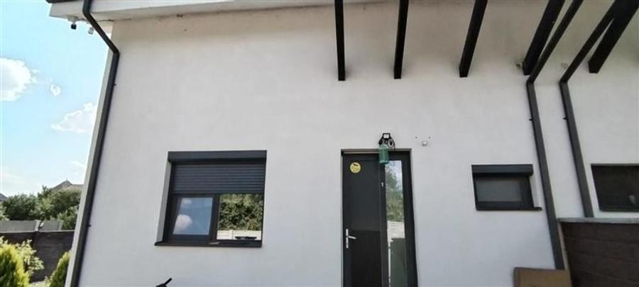Duplex cu 3 camere cu Teren 300 Mp în Exterior Vest